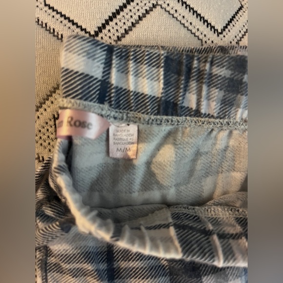 Lady’s pyjama set - Picture 2 of 3